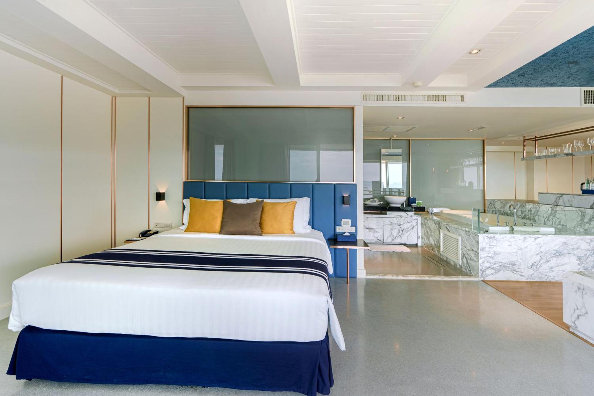 A-One The Royal Cruise Hotel Pattaya - Sha Extra Plus Room photo