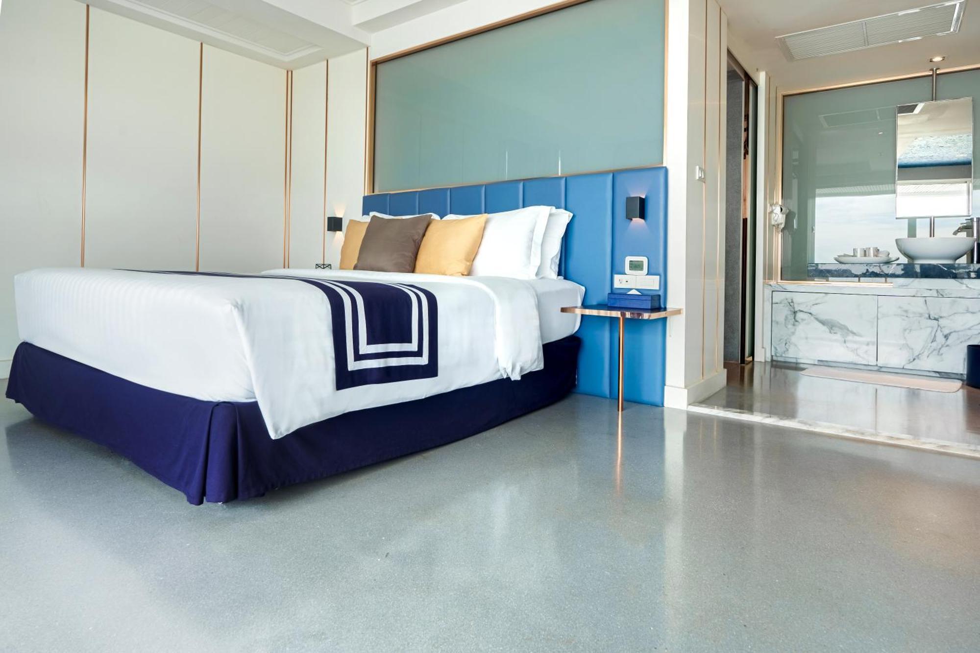 A-One The Royal Cruise Hotel Pattaya - Sha Extra Plus Room photo